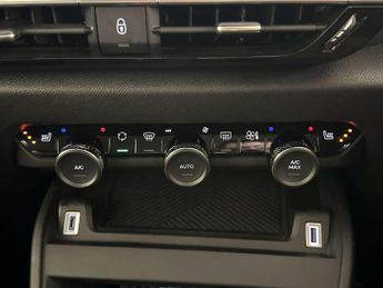 Citroen e-C4 50kWh MAX Hatchback 5dr Electric Auto (7.4kW Charger) (136 ps)