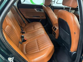 Jaguar XF 2.0d Portfolio Auto Euro 6 (s/s) 4dr