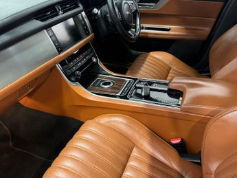 Jaguar XF 2.0d Portfolio Auto Euro 6 (s/s) 4dr