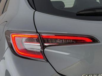 Toyota Corolla 1.8 VVT-h Icon Tech CVT Euro 6 (s/s) 5dr
