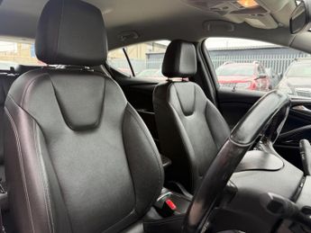 Vauxhall Astra 1.6 CDTi BlueInjection Elite Nav Euro 6 (s/s) 5dr
