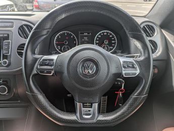 Volkswagen Tiguan 2.0 TDI BlueMotion Tech R-Line SUV 5dr Diesel DSG 4WD Euro 5 (s/