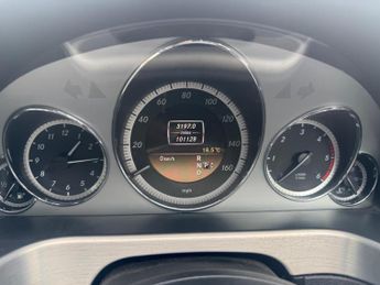 Mercedes-Benz E Class 3.0 E350 CDI V6 BlueEfficiency Sport G-Tronic+ Euro 5 (s/s) 4dr