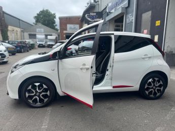 Toyota AYGO 1.0 VVT-i x-trend Funroof x-shift Euro 6 5dr