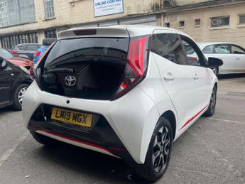 Toyota AYGO 1.0 VVT-i x-trend Funroof x-shift Euro 6 5dr