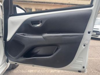 Toyota AYGO 1.0 VVT-i x-trend Funroof x-shift Euro 6 5dr