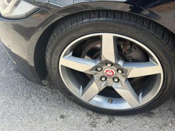 Jaguar XE 2.0d R-Sport Auto Euro 6 (s/s) 4dr