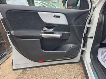 Mercedes-Benz EQA EQA 300 66.5kWh AMG Line Auto 4MATIC 5dr