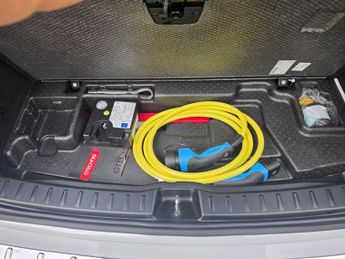 Mercedes-Benz EQA EQA 300 66.5kWh AMG Line Auto 4MATIC 5dr