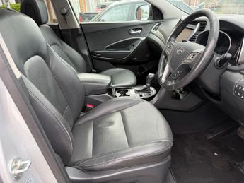 Hyundai Santa Fe 2.2 CRDi Blue Drive Premium SE Auto 4WD Euro 6 (s/s) 5dr (7 Seat