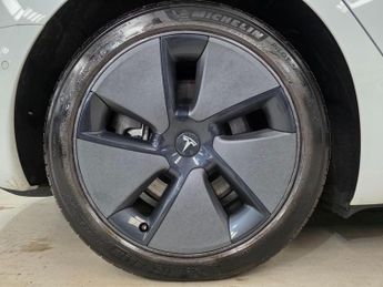 Tesla Model 3 (Dual Motor) Long Range Auto 4WDE 4dr