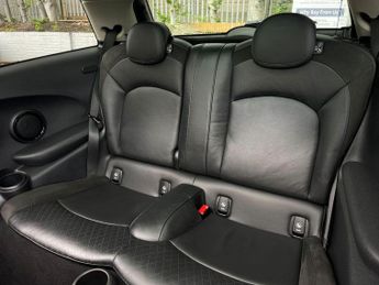 MINI Hatch 1.5 Cooper D Steptronic Euro 6 (s/s) 3dr