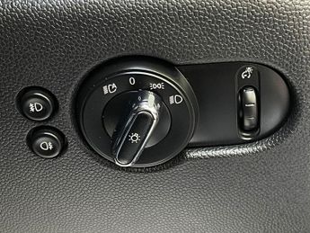 MINI Hatch 1.5 Cooper D Steptronic Euro 6 (s/s) 3dr