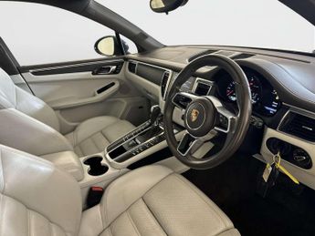 Porsche Macan 2.0T SUV 5dr Petrol PDK 4WD Euro 6 (s/s) (252 ps)
