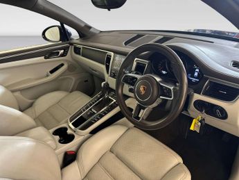 Porsche Macan 2.0T SUV 5dr Petrol PDK 4WD Euro 6 (s/s) (252 ps)