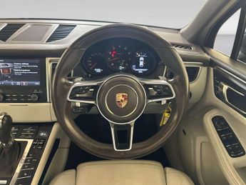 Porsche Macan 2.0T SUV 5dr Petrol PDK 4WD Euro 6 (s/s) (252 ps)