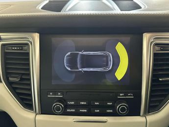 Porsche Macan 2.0T SUV 5dr Petrol PDK 4WD Euro 6 (s/s) (252 ps)