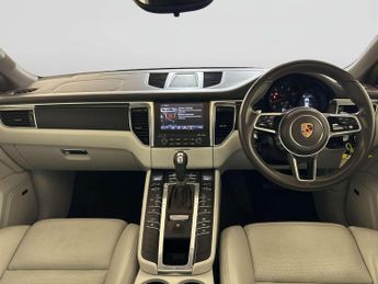 Porsche Macan 2.0T SUV 5dr Petrol PDK 4WD Euro 6 (s/s) (252 ps)
