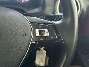 Volkswagen e-up! 36.8kWh e-up! Hatchback 5dr Electric Auto (82 ps)