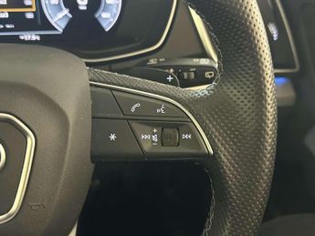 Audi Q5 2.0 TFSIe 50 S line SUV 5dr Petrol Plug-in Hybrid S Tronic quatt