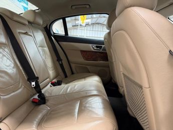 Jaguar XF 2.2d Luxury Auto Euro 5 (s/s) 4dr