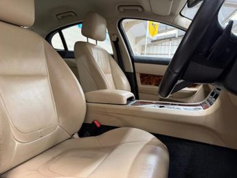 Jaguar XF 2.2d Luxury Auto Euro 5 (s/s) 4dr