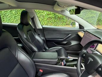 Tesla Model 3 Standard Range Plus Auto RWD 4dr