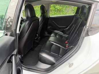 Tesla Model 3 Standard Range Plus Auto RWD 4dr