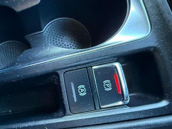 MG MG5 52.5kWh Exclusive Auto 5dr