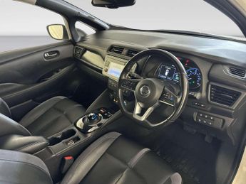 Nissan Leaf 40kWh Tekna Hatchback 5dr Electric Auto (150 ps)