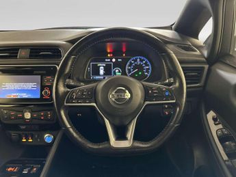 Nissan Leaf 40kWh Tekna Hatchback 5dr Electric Auto (150 ps)
