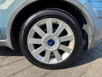 Ford Fusion 1.6 Titanium 5dr
