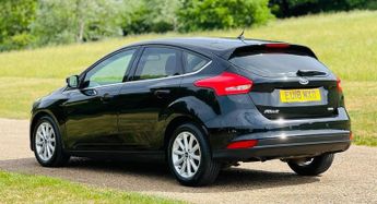 Ford Focus 1.0T EcoBoost Titanium Auto Euro 6 (s/s) 5dr