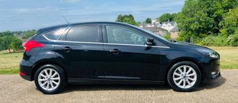 Ford Focus 1.0T EcoBoost Titanium Auto Euro 6 (s/s) 5dr