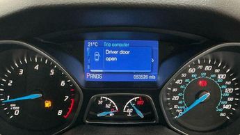 Ford Focus 1.6 Titanium Hatchback 5dr Petrol Powershift Euro 5 (125 ps)