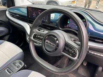 Fiat 500e 42kWh Icon Auto 3dr