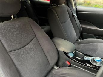 Nissan Leaf 30kWh Acenta Auto 5dr
