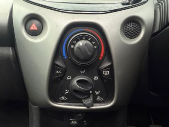 Citroen C1 1.2 PureTech Feel Airscape Euro 5 5dr (Euro 5)