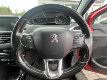 Peugeot 2008 1.2 PureTech Allure Euro 6 5dr