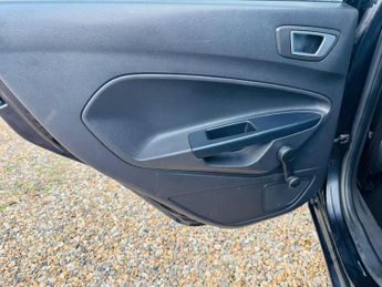 Ford Fiesta 1.0T EcoBoost Zetec Black Edition Euro 6 (s/s) 5dr