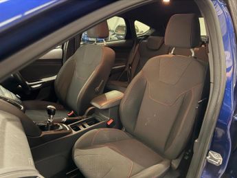Ford Focus 1.0T EcoBoost ST-Line Euro 6 (s/s) 5dr