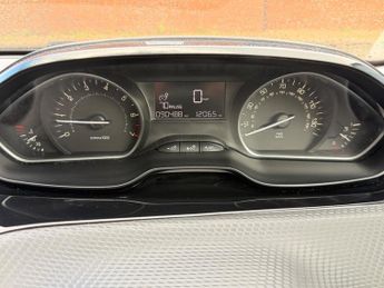 Peugeot 208 1.2 PureTech XS White Euro 6 5dr