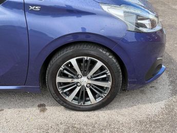 Peugeot 208 1.2 PureTech XS White Euro 6 5dr