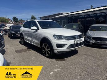 Volkswagen Touareg 3.0 TDI V6 BlueMotion Tech R-Line Tiptronic 4WD Euro 6 (s/s) 5dr