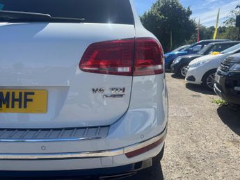 Volkswagen Touareg 3.0 TDI V6 BlueMotion Tech R-Line Tiptronic 4WD Euro 6 (s/s) 5dr