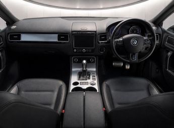 Volkswagen Touareg 3.0 TDI V6 BlueMotion Tech R-Line Tiptronic 4WD Euro 6 (s/s) 5dr