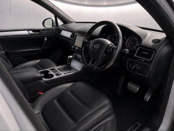 Volkswagen Touareg 3.0 TDI V6 BlueMotion Tech R-Line Tiptronic 4WD Euro 6 (s/s) 5dr