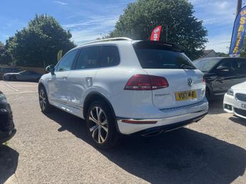 Volkswagen Touareg 3.0 TDI V6 BlueMotion Tech R-Line Tiptronic 4WD Euro 6 (s/s) 5dr