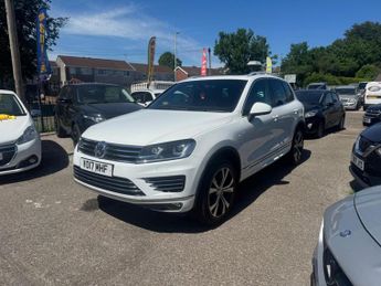 Volkswagen Touareg 3.0 TDI V6 BlueMotion Tech R-Line Tiptronic 4WD Euro 6 (s/s) 5dr