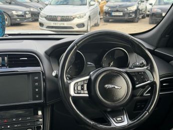 Jaguar F-PACE 2.0 D180 R-Sport Auto AWD Euro 6 (s/s) 5dr